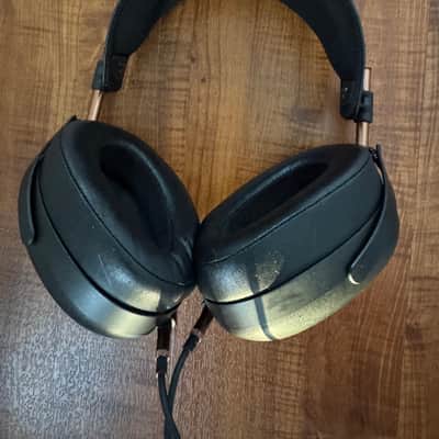Meze Liric Closed-Back Audiophile Headphones image 2