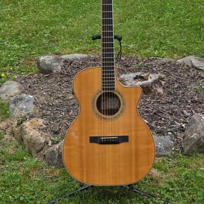 Gorgeous and Gently Used 2001 Larrivee OMV-09 Deep Body w/ Original case image 1