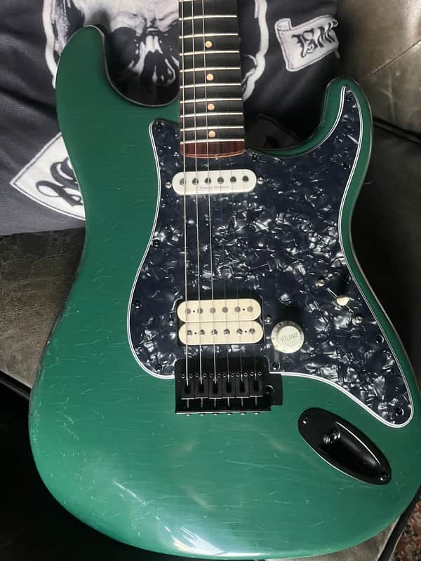 Squier Vintage Modified scalloped image 1