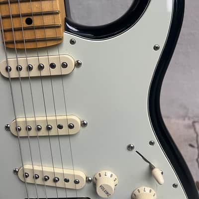 Fender American Professional II Stratocaster with Maple Fretboard 2020 - Present - Black image 9