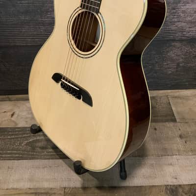 Alvarez Yairi FYM60HD Honduran Folk/OM Acoustic Guitar with case image 12