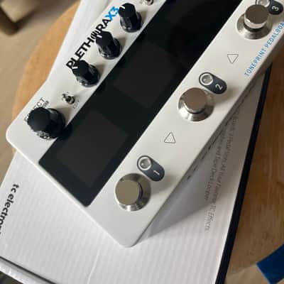 TC Electronic Plethora X3 TonePrint Multi-Effects Pedalboard 2022 - Present - White image 4