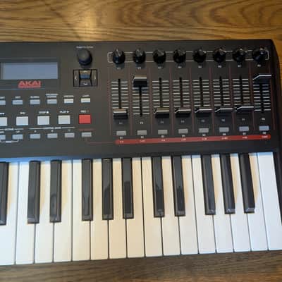 Akai MPK249 2014 - Present - Black image 3