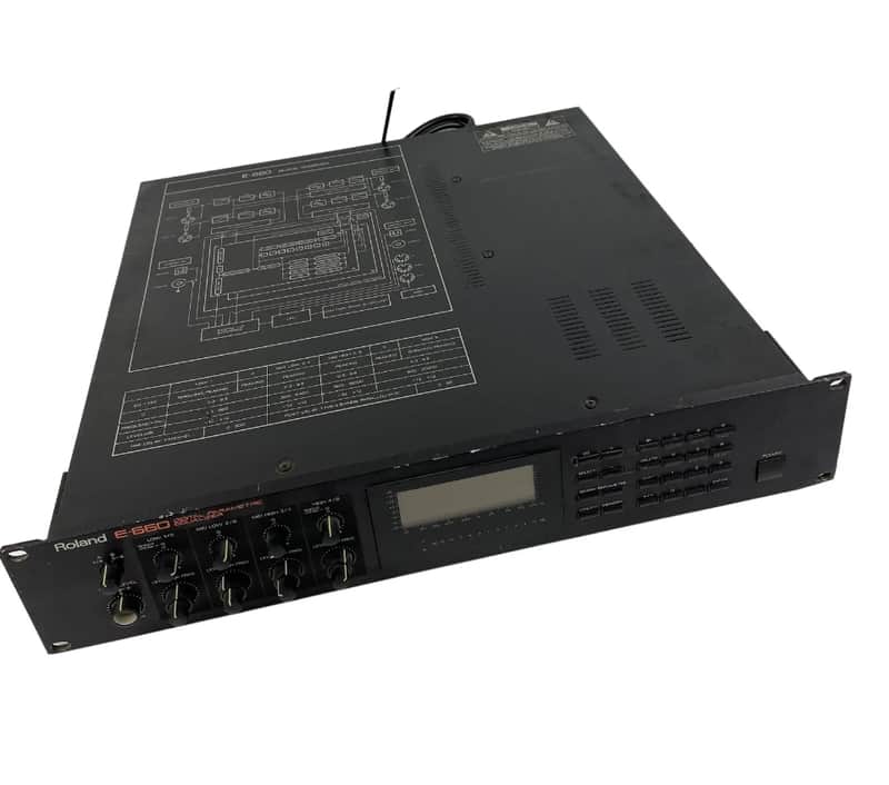 Roland E-660 Digital Stereo Parametric Mastering EQ image 1