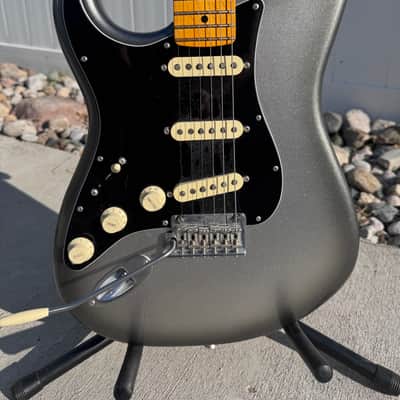 Fender American Professional II Stratocaster Left-Handed with Maple Fretboard 2024 Mercury image 1