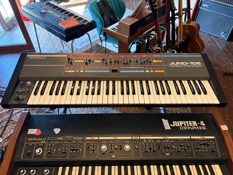 Roland Juno-106 61-Key Programmable Polyphonic Synthesizer 1984 - 1985 - Black image 1