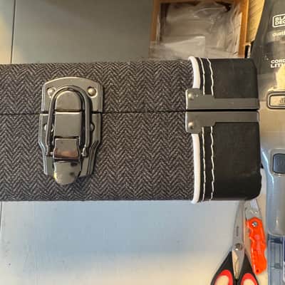 Road Runner Black Tweed Case for Electric Guitar 25039 image 6