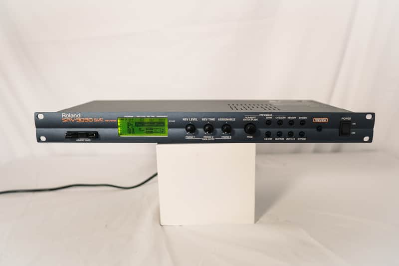 Roland SRV-3030D 24-Bit Digital Reverb with Digital I/O 1999 - 2000 - Blue image 1
