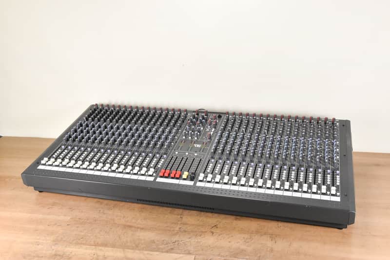 Soundcraft Spirit LX7 32-Channel Analog Mixer (church owned
