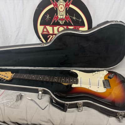 Fender American Stratocaster Guitar with Case 2000 - 3-Color Sunburst / Rosewood fingerboard image 1