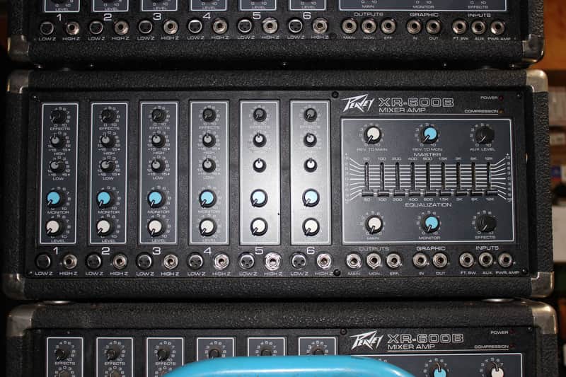 Peavey XR600B / Powered Mixer 300 watts image 1