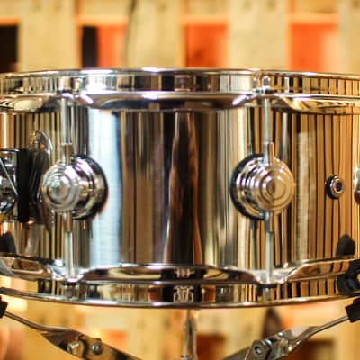 DW 5.5x13 Collector's 1mm Stainless Steel Snare Drum - DRVL5513SPC image 2