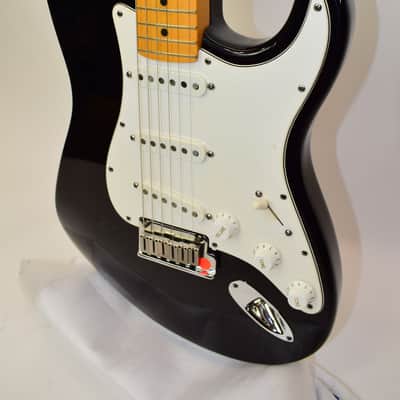 1995 Fender American Standard Stratocaster Electric Guitar, Maple Fingerboard, Black w/ Case image 4