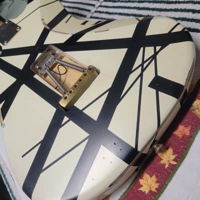 EVH Striped Series '78 Eruption 2022 - Present - Black / White Stripe Relic - WITH EVH CASE image 11