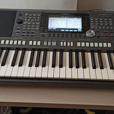 Yamaha PSR S970 + 10 000 Styles+ Registration Collection