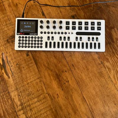 Isla Instruments Kordbot MIDI Controller | Reverb