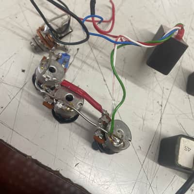 Reflex Active Jazz bass pickups and wiring harness - Black image 4