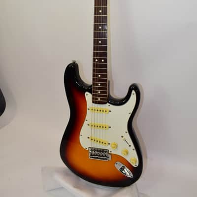 1994 Fender Standard Stratocaster Electric Guitar, Rosewood Fingerboard, 3-Color Sunburst image 2