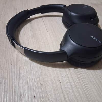 Sony WH-CH710N Wireless Noise-Canceling Over-Ear Headphones (Black) image 4