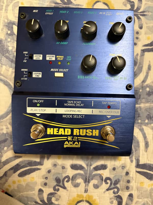 Akai E2 Headrush Delay/Looper pedal image 1