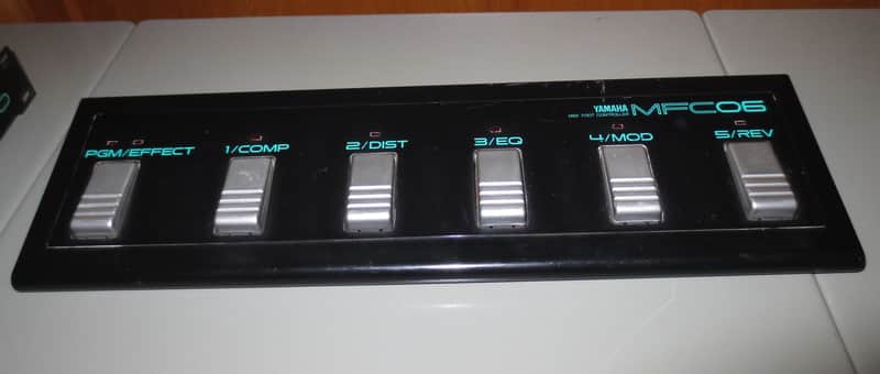 Yamaha FX500 with rack ears, Yamaha MFC06 MIDI foot switch, power