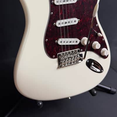 Squier Classic Vibe 60's Stratocaster Electric Guitar Olympic White image 3