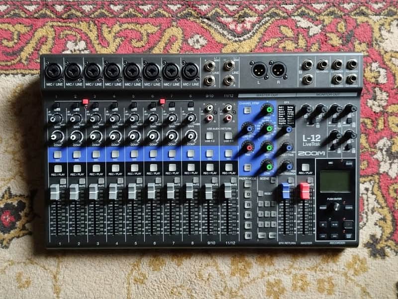 Zoom LiveTrak L-12 Digital Mixer / Recorder / USB Audio Interface image 1