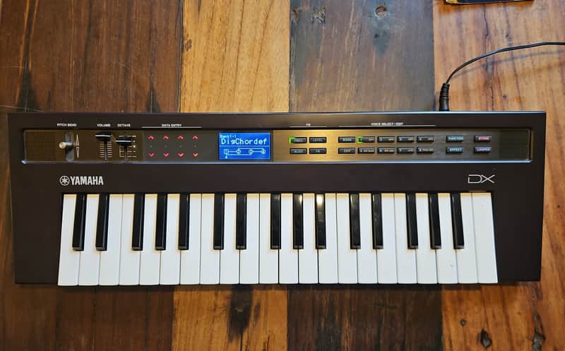 Yamaha Reface DX Mini Mobile Keyboard 2015 - Present - Black image 1