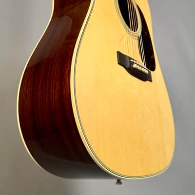 Martin D-28 Standard - Natural image 6