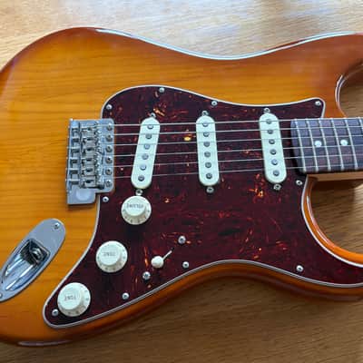 Fender American Performer Stratocaster with Rosewood Fretboard 2018 - Present - Honeyburst image 1