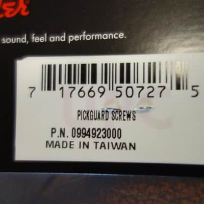 Fender Pickguard/Control Plate Mounting Screws (24) (Chrome) image 3