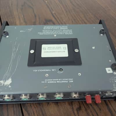 Shure M267 - 4 channel Mic pre and limiter image 4