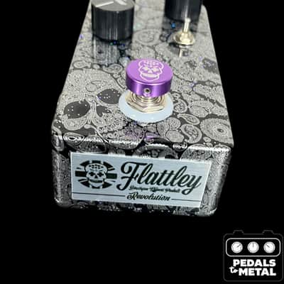 Flattley Guitar Pedals Revolution 2019 - Present - Black / Silver Paisley Skulls - X17035 image 3