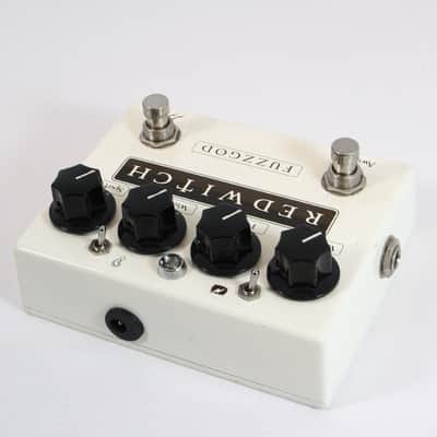 Red Witch Fuzz God Ii [Fg072107] (08/03) image 3
