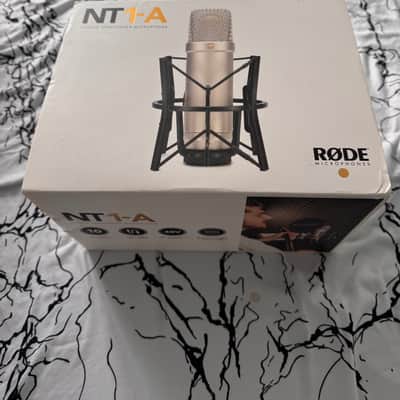 RODE NT1-A Large Diaphragm Cardioid Condenser Microphone 2002 - Present - Silver