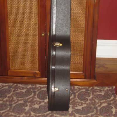 lightly handled (late 90s-early 00s) Taylor Grand Concert Deluxe Brown Hardshell Case (5200-54 but reg black lining) textured dark brown vinyl over 3-ply wooden structure, Foam padding covered w/ reg black plush  lining, brass plated HW, leather handle image 12