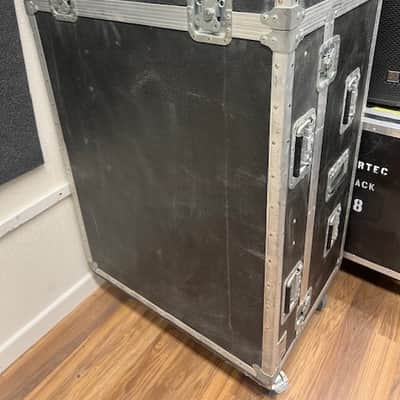 Midas PRO1-48-Channel Digital Console With Case image 9