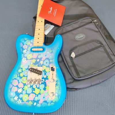 *NEW IN BOX* 2025 Fender Japan Limited Edition Telecaster Blue Flower !! image 3