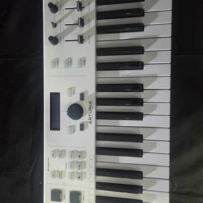 Immagine Arturia KeyLab 61 MkII MIDI Controller 2018 - Present - White - 4