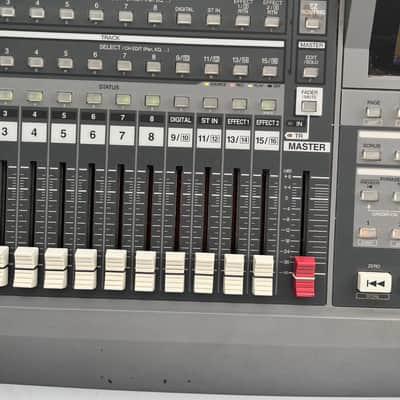 Roland VS-1680 16-Track 24-Bit Digital Studio Workstation - Tested image 3