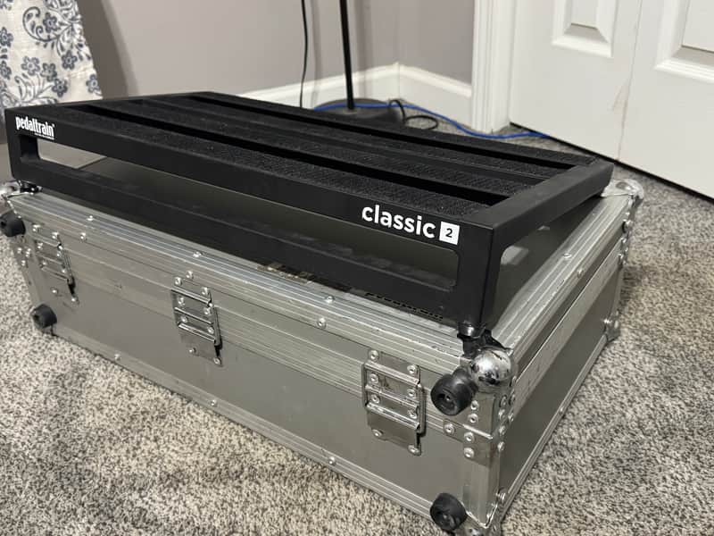 Pedaltrain Classic 2 w/ hard case image 1