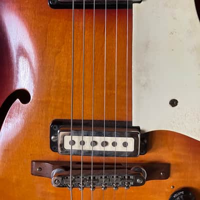 Guild T100D 1967 - Sunburst image 10