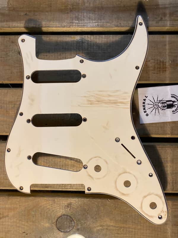 General Vintage Tone Stratocaster 1972 Pickguard parchement classic aged white 1972 Classic white image 1