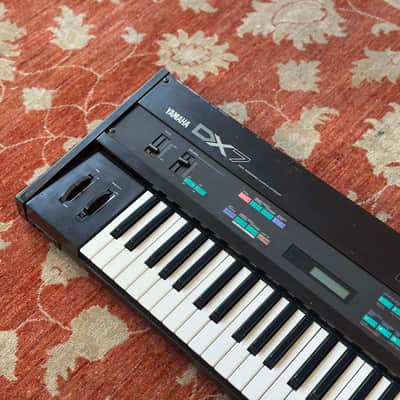 YAMAHA DX7 Digital Programmable Algorithm Synthesiser image 3