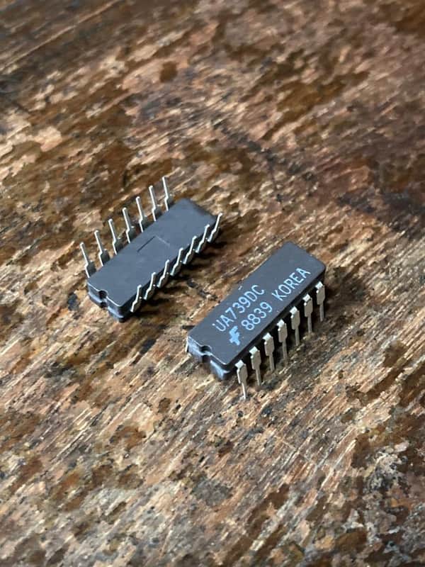 Fairchild Semiconductor UA739DC