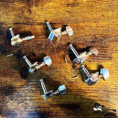 Economy 6-In-Line Covered Gear Tuners *MISSING 3 COVER*  (1980-2000s - Chrome) image 2