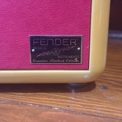 Fender Blues Junior III "Butterscotch Woody" FSR Limited Edition 15-Watt 1x12" Guitar Combo 2013 - 2014 - Butterscotch Blonde image 4