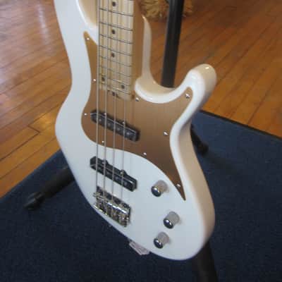 Aria Pro II 4-String Electric Bass RSB-618/4-WH - White/Gold image 9