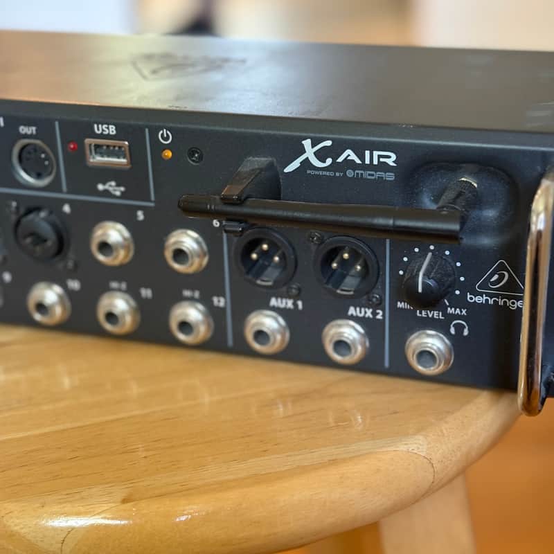 Behringer X Air XR12 12-Input Tablet-Controlled Digital Mixer 2015 - Present - Black image 1