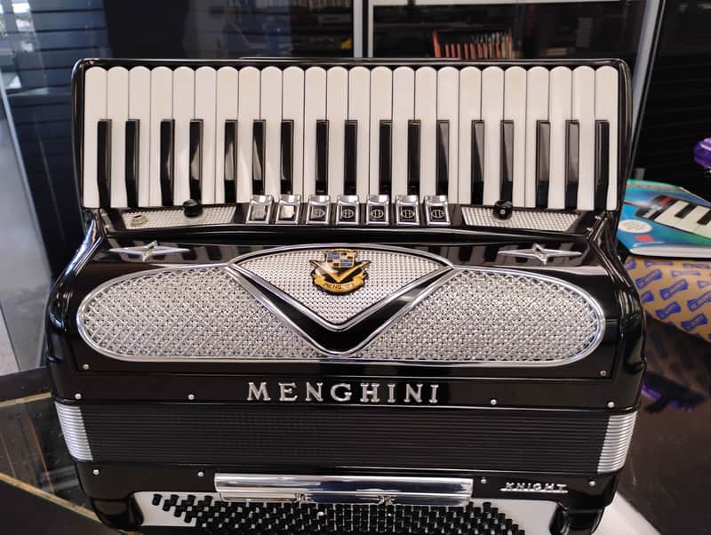 Menghini King  Piano Accordion image 1